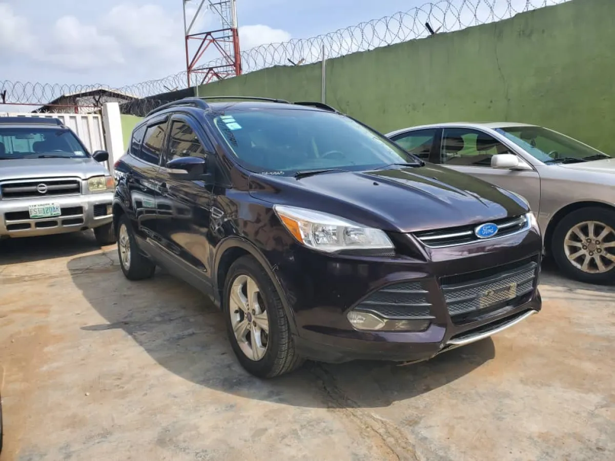 A Super Clean Ford Escape For Sale, 2013 Model Full Options - Image 2