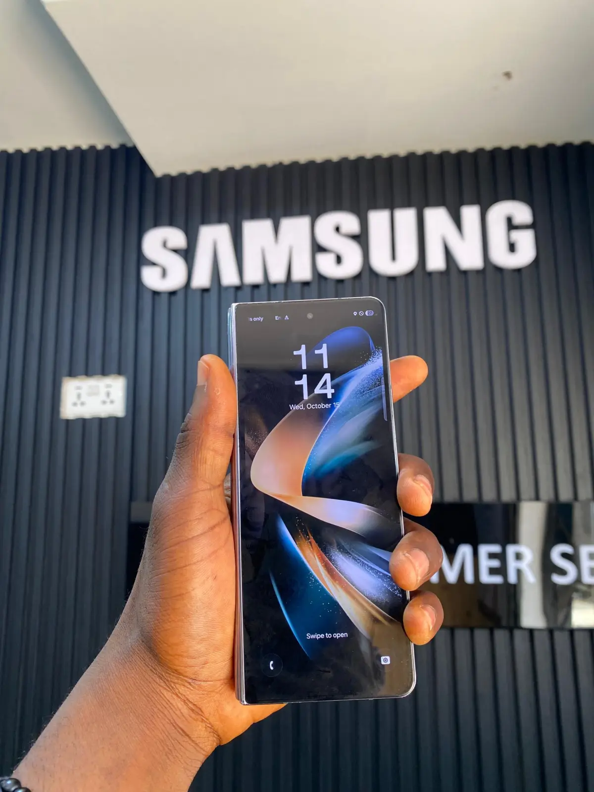 Samsung galaxy fold 4 - Image 1