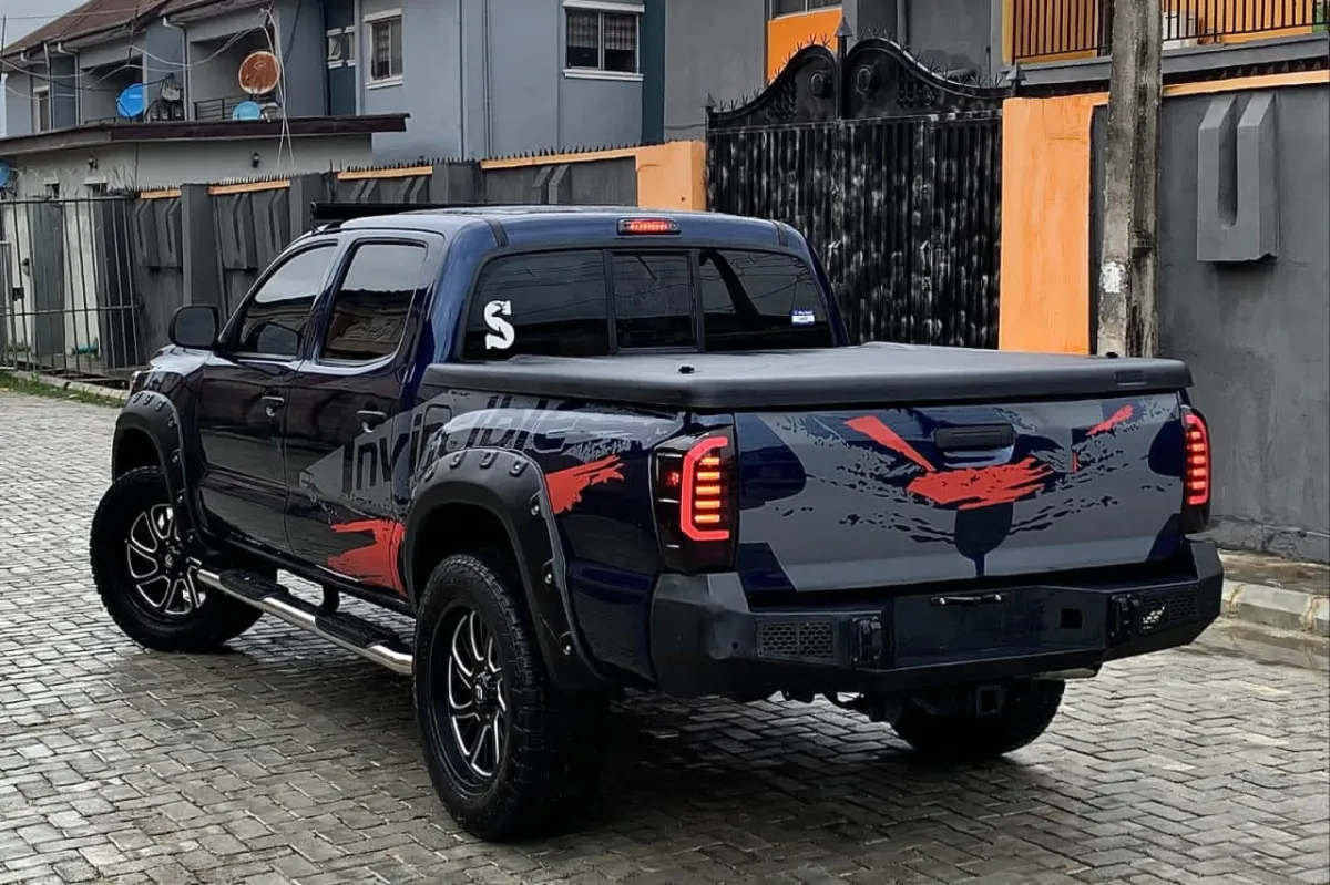 direct tokunbo Toyota Tacoma model - Image 3