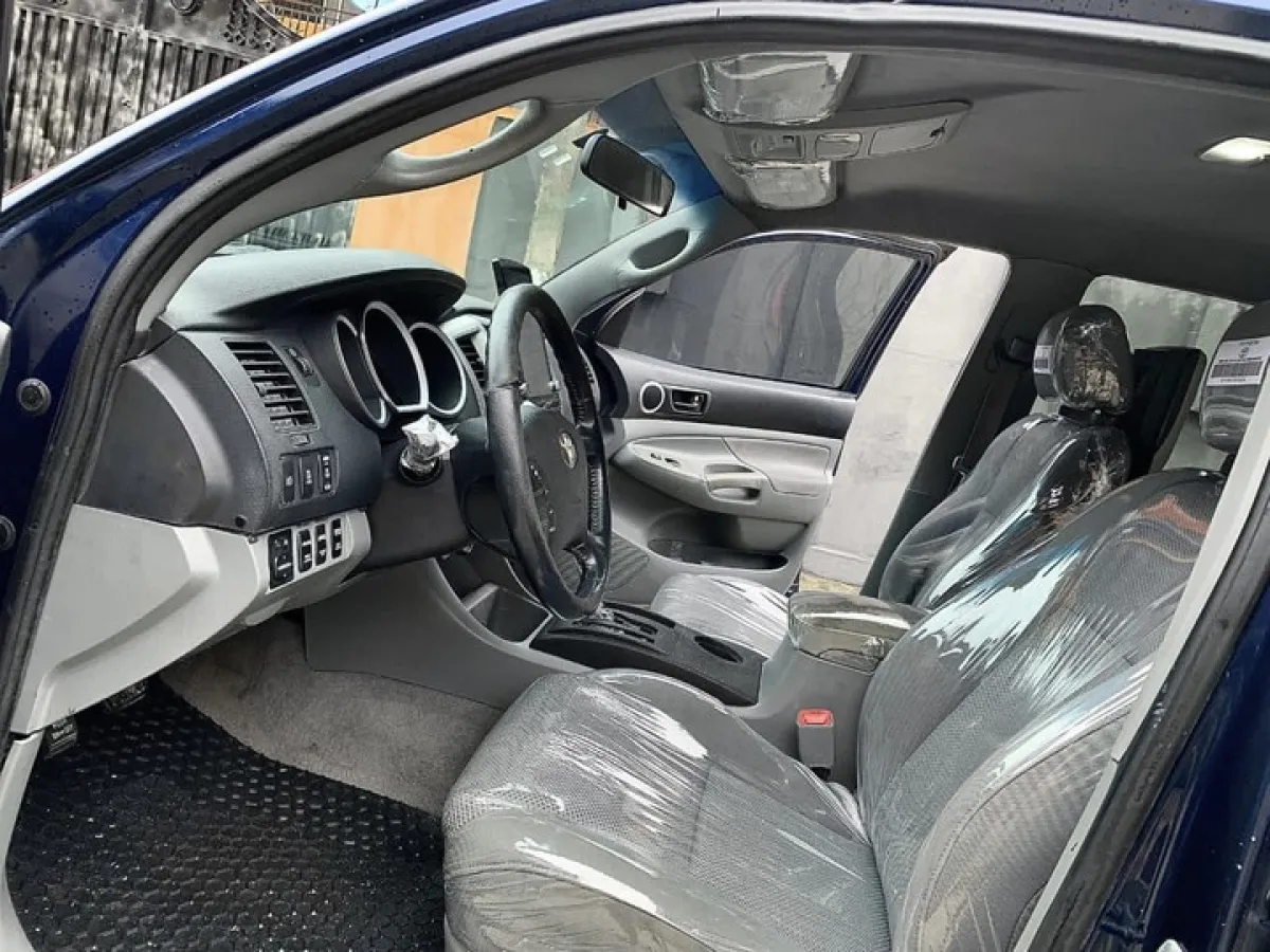 direct tokunbo Toyota Tacoma model - Image 5