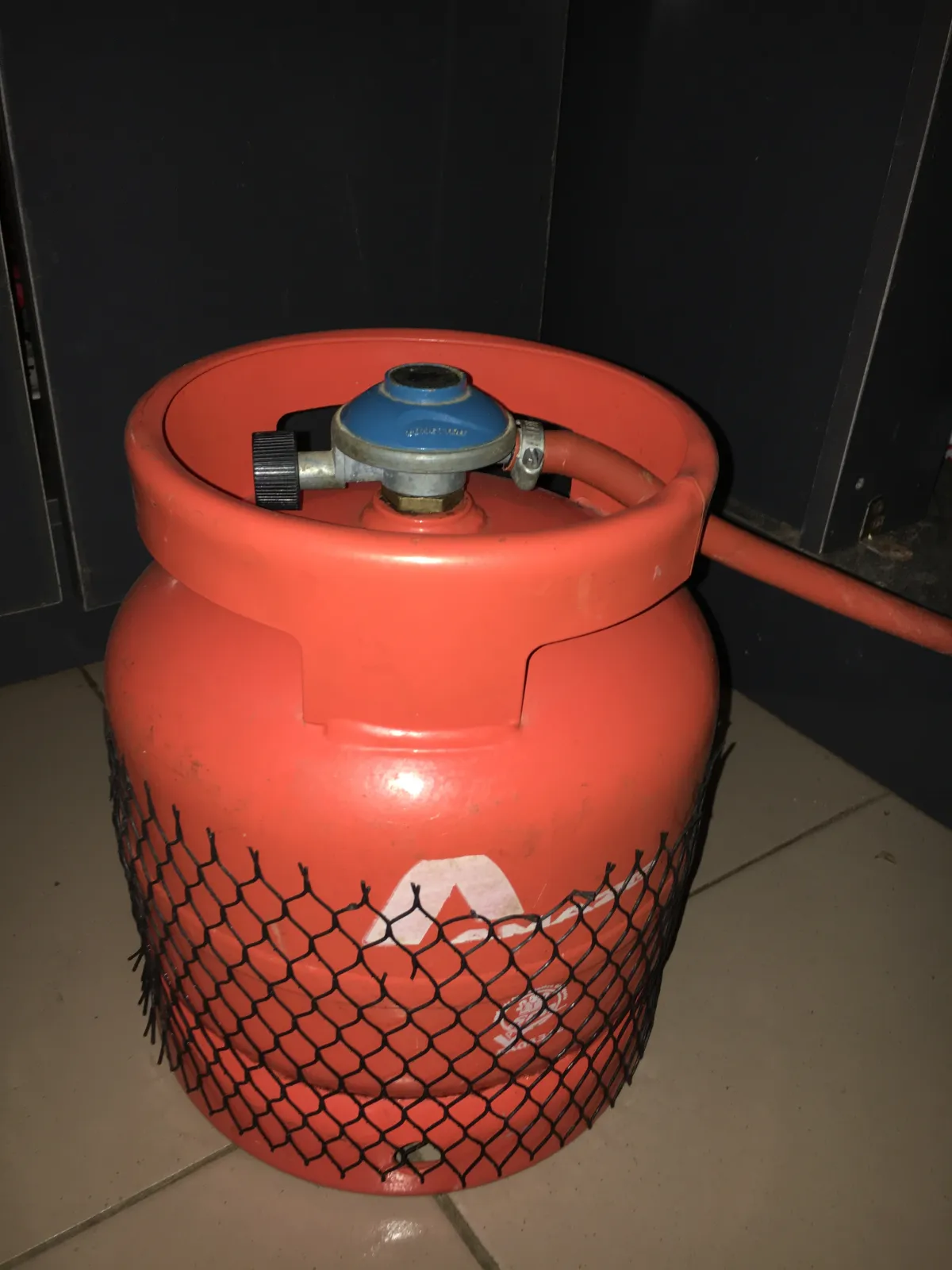 3kg gas cylinder - Image 1