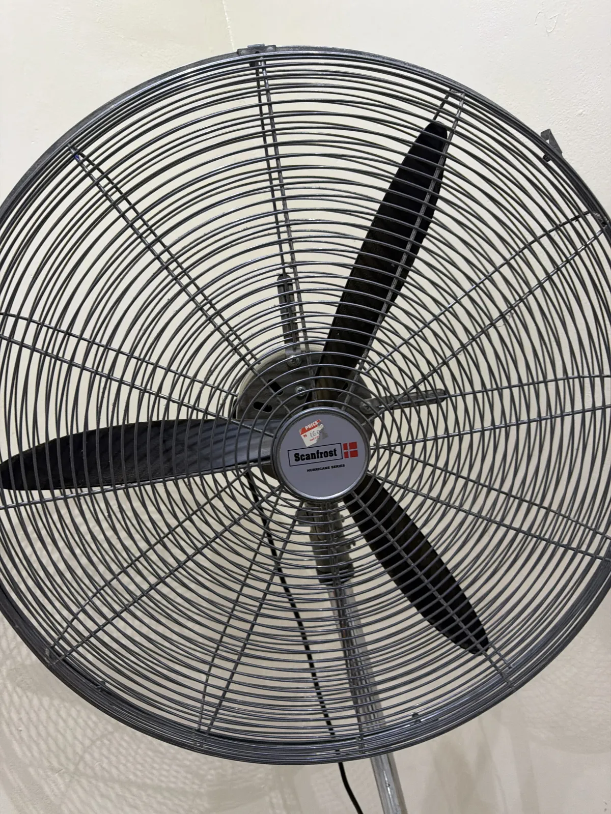 26 inches scanfrost standing fan - Image 2