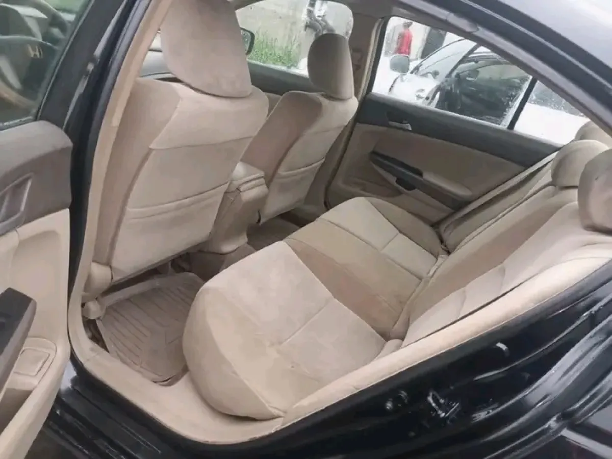 Super clean Honda Accord EOD black - Image 4