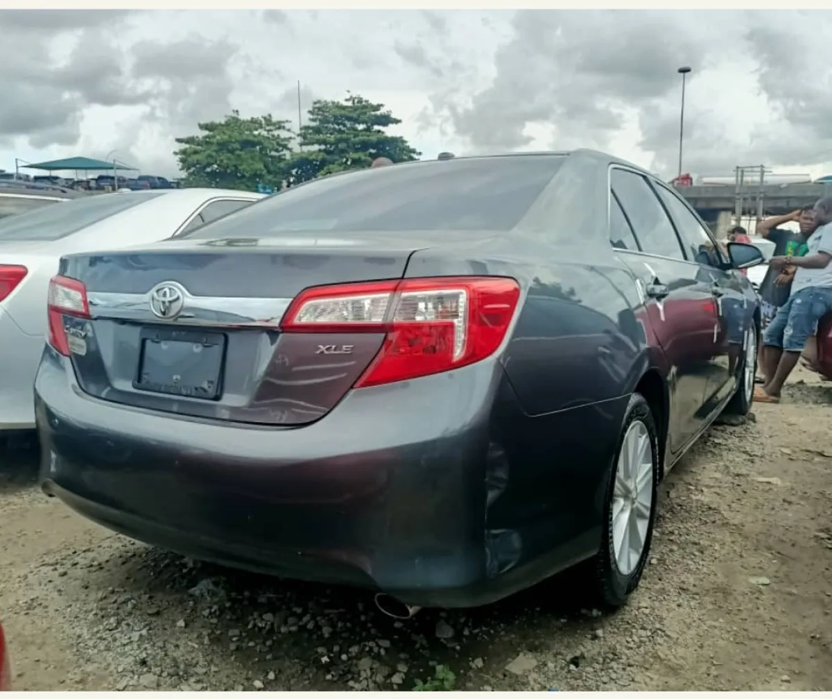 2013 model toyota camry - Image 2
