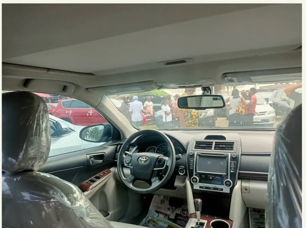 2013 model toyota camry - Image 6