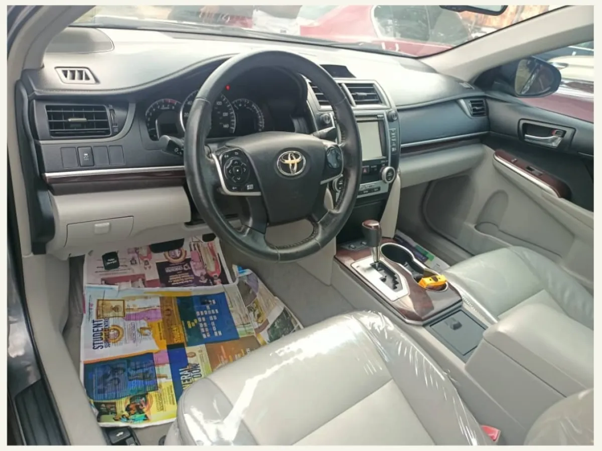 2013 model toyota camry - Image 8