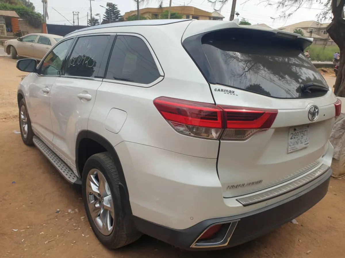 Tokunbo 2018 Toyota Highlander Limited - Image 1