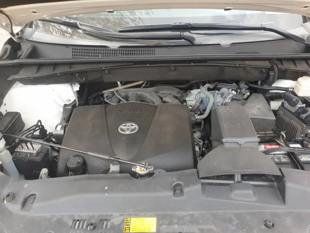 Tokunbo 2018 Toyota Highlander Limited - Image 2