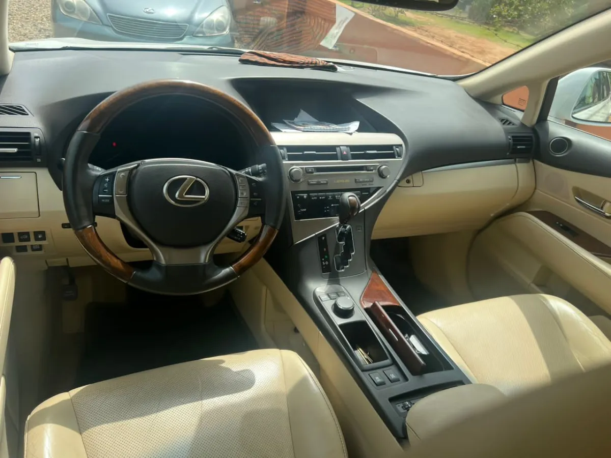 Direct Tokunbo Lexus RX 350 2014 Full Option Super Neat In And Out - Image 5
