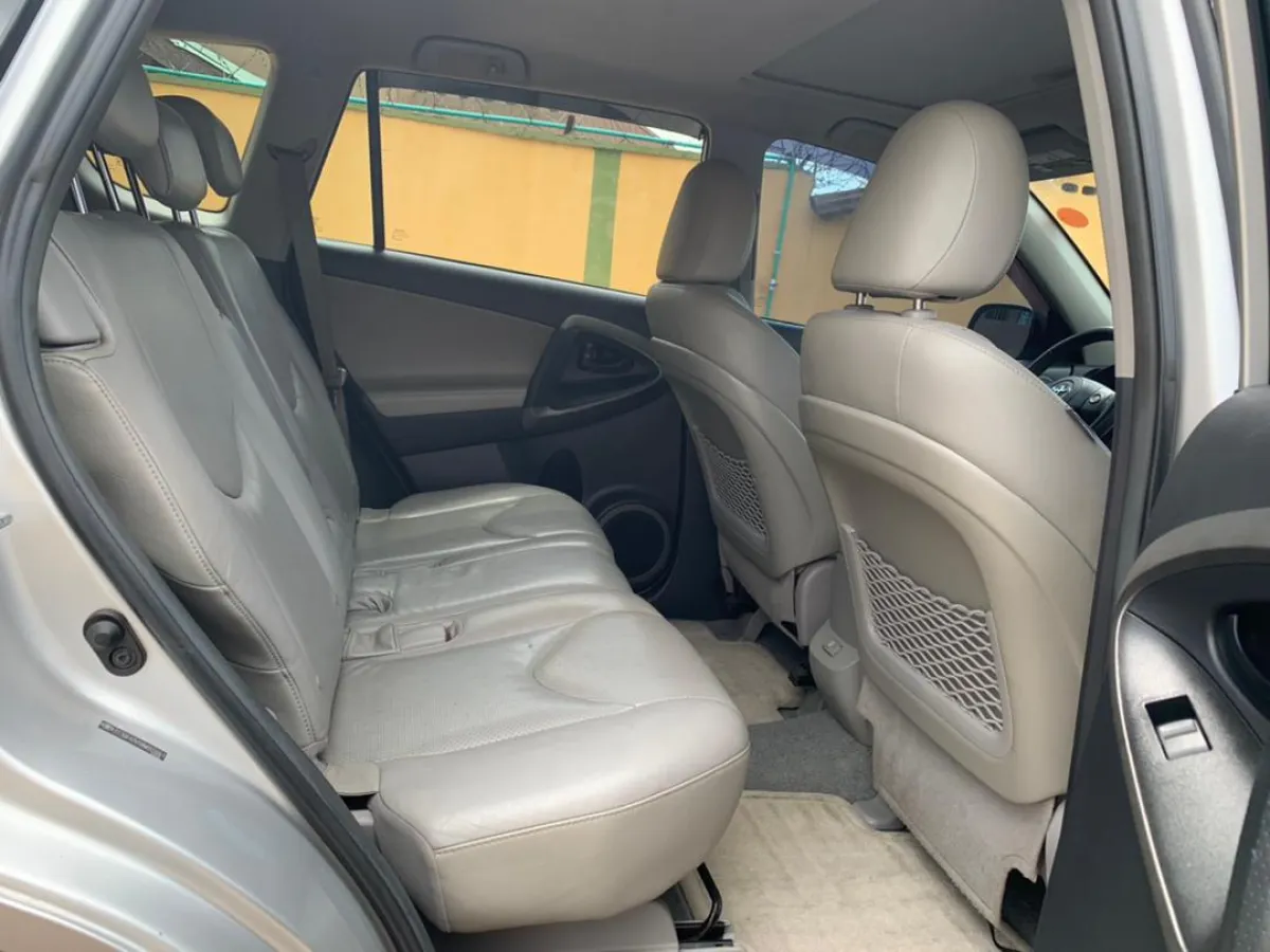 Toyota Rav4 2012 Full Option - Image 2