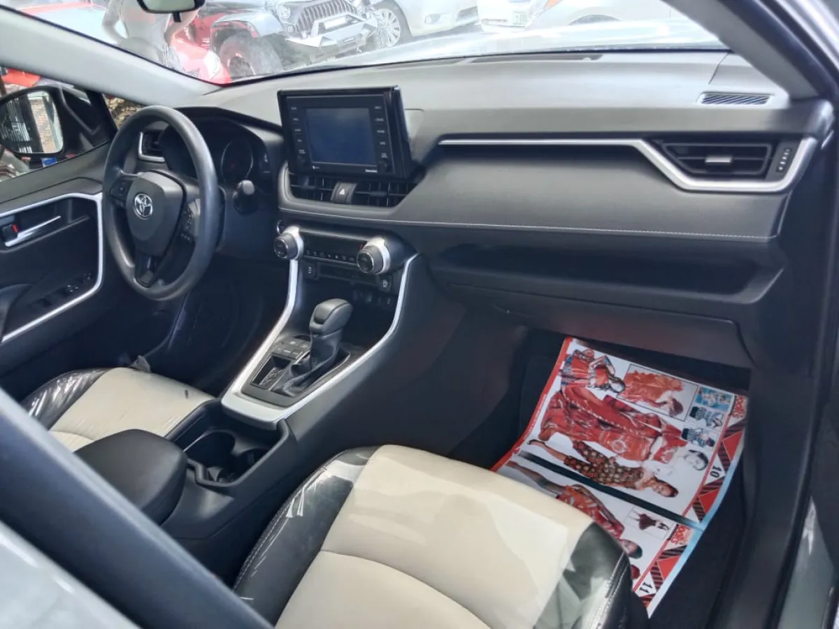 2021 Toyota RAV4 Grey - Image 2