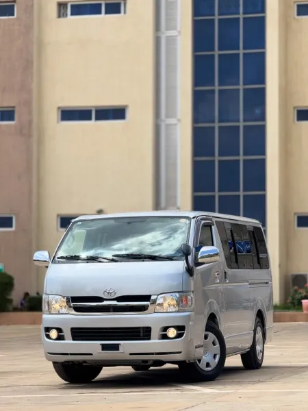 Toyota hiace bus