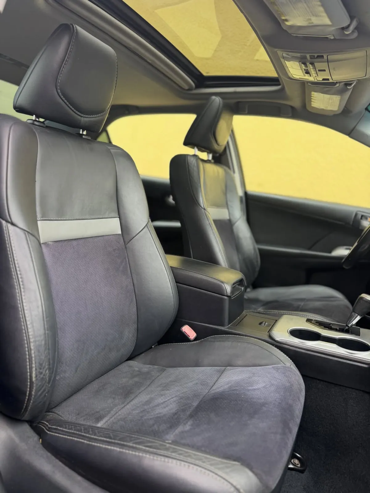 2011 Toyota Camry - Image 2