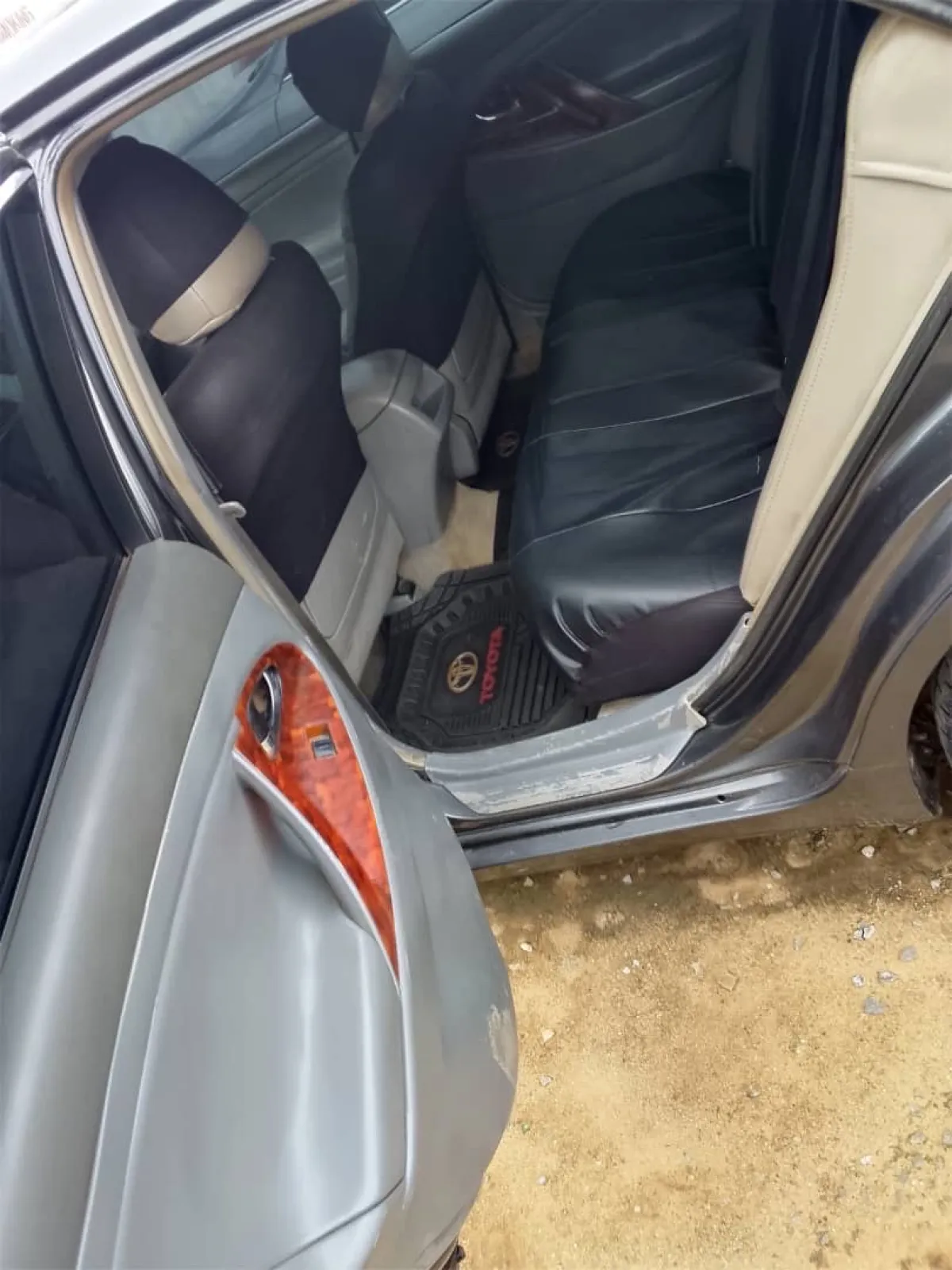 Clean Registered 2010 Toyota Camry LE Fully Loaded - Image 5