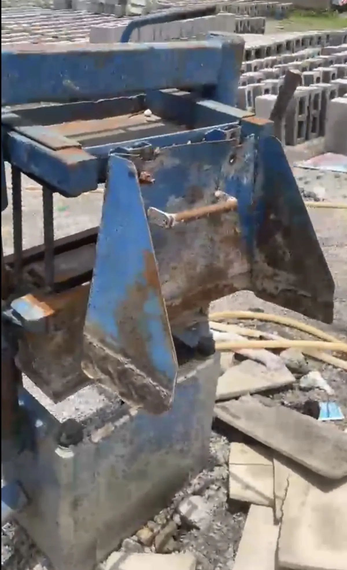 New concrete blocking making machine - Image 2