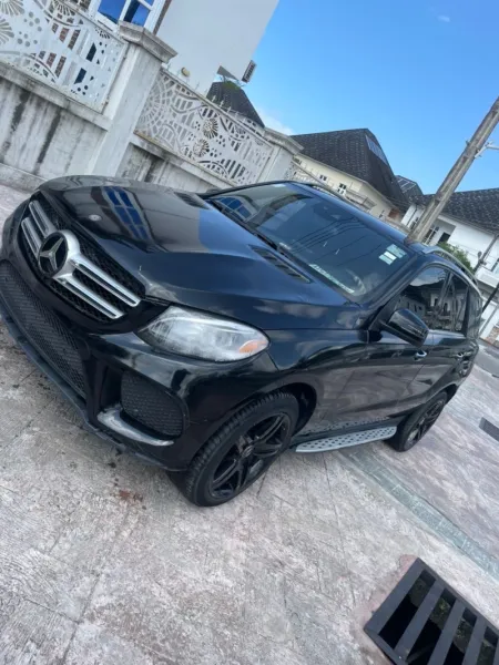 Clean Registered 2016 MB GLE350 4MATIC FULL OPTION