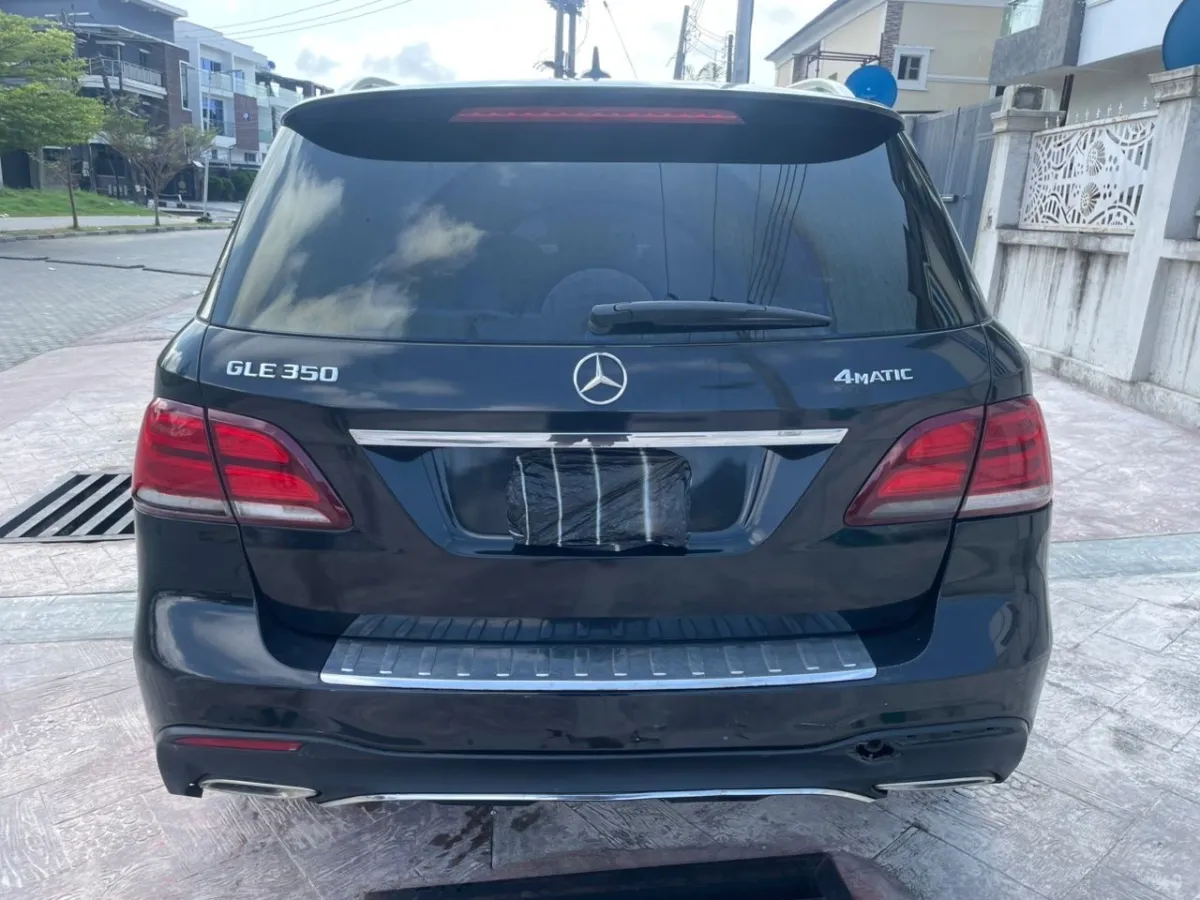Clean Registered 2016 MB GLE350 4MATIC FULL OPTION - Image 10