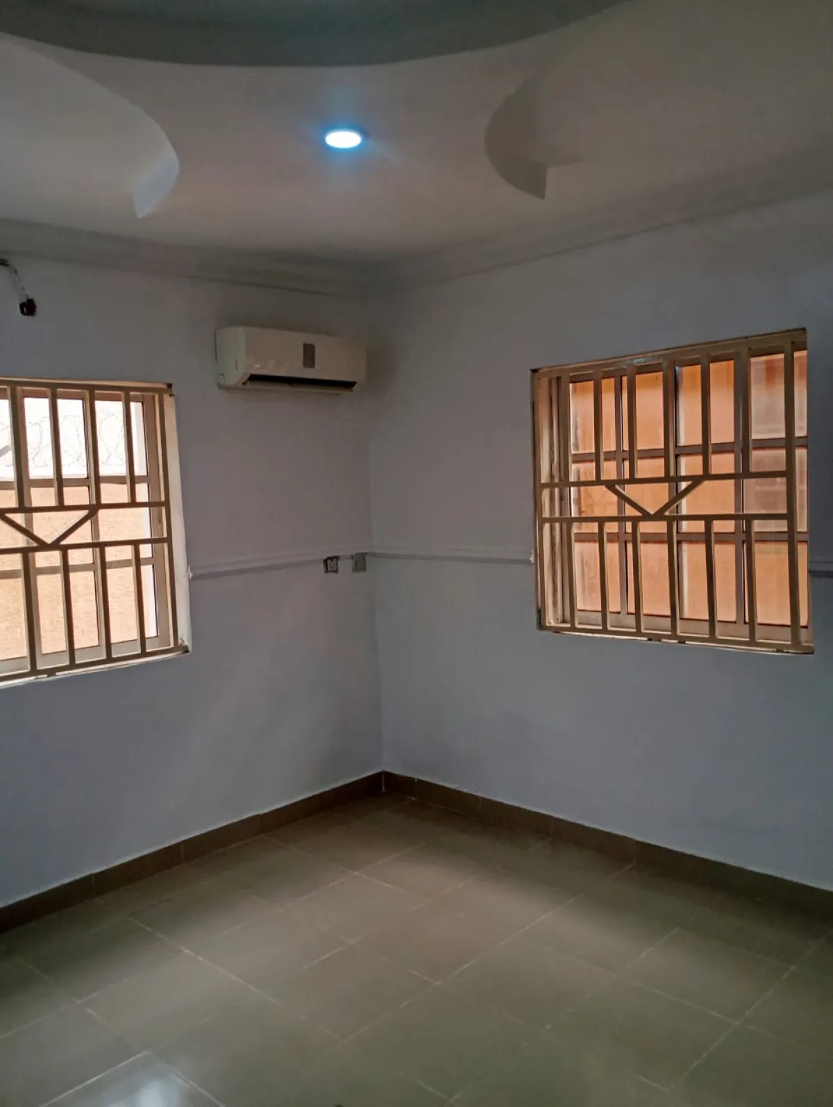 clean 4 bedroom for same global estate for rent - Image 1