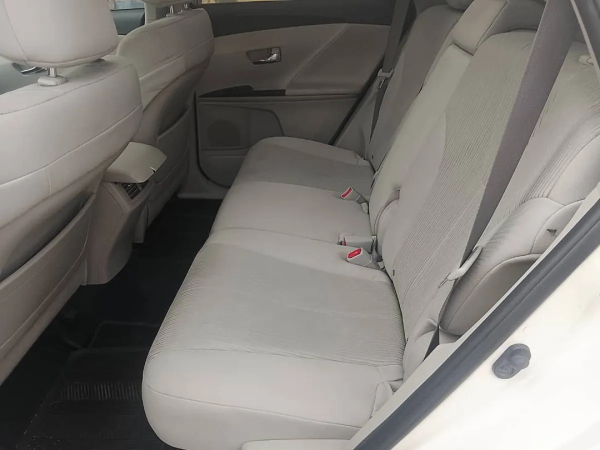 Toks Toyota Venza 2010 with panoramic - Image 5