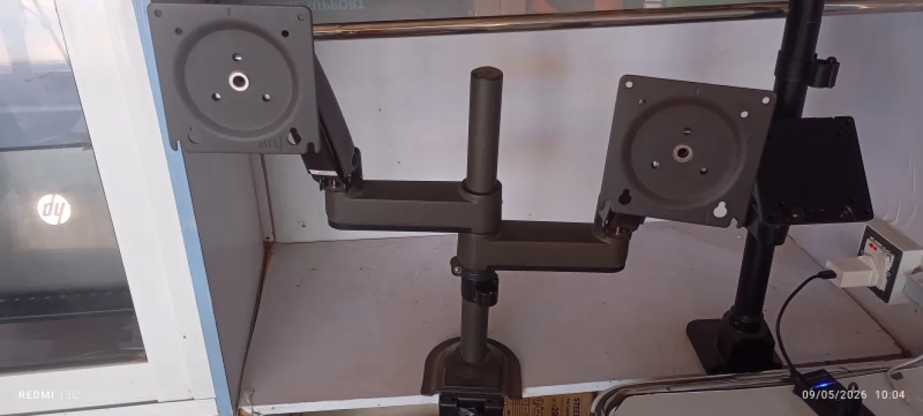Double monitor arm