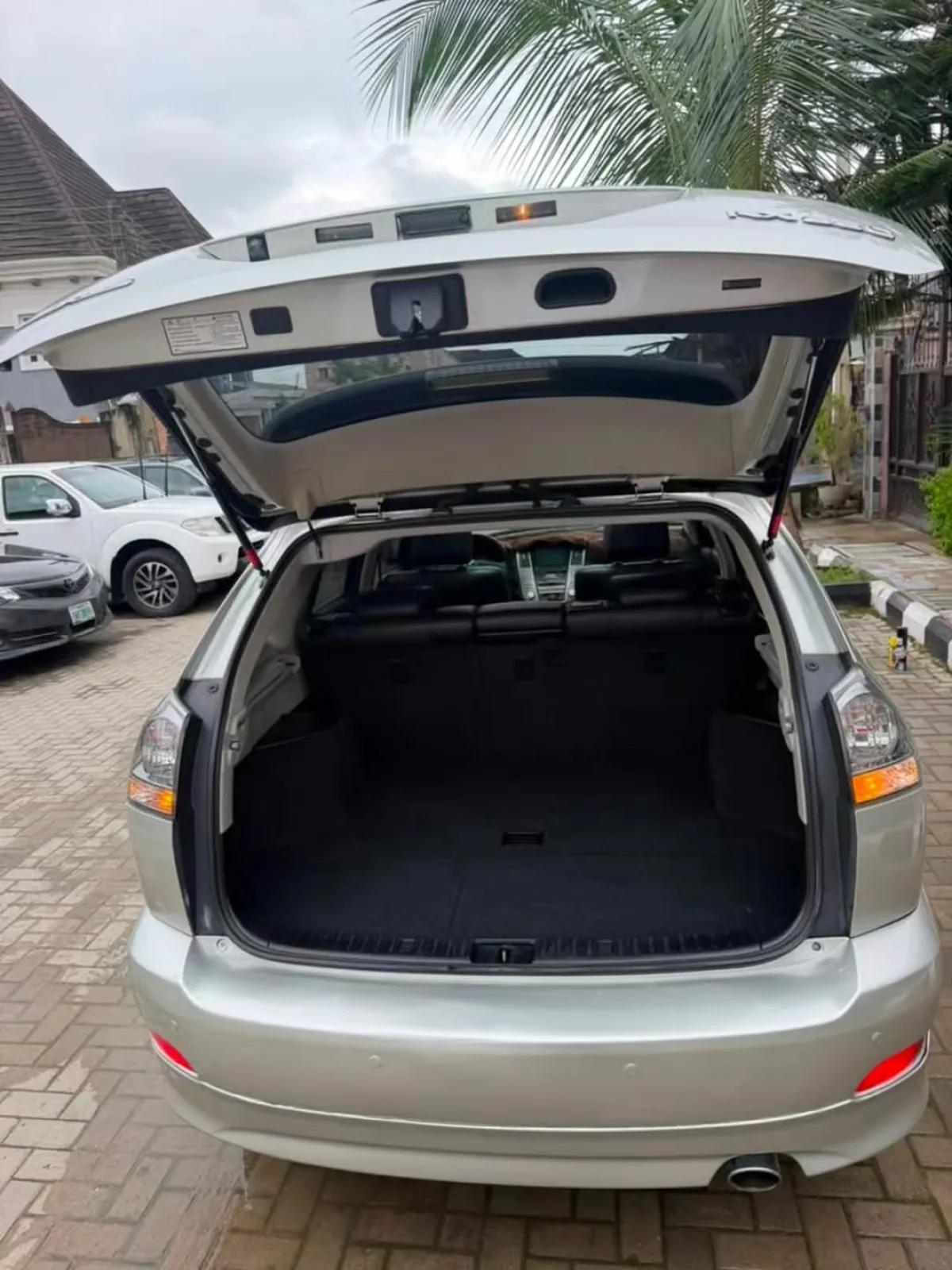 Lexus RX 350 2011 - Image 4