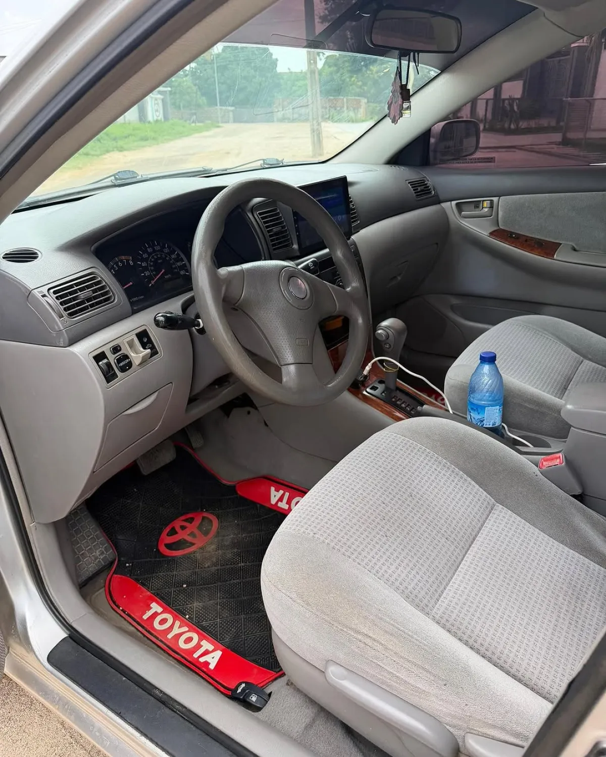 2006 Toyota Corolla Le - Image 2