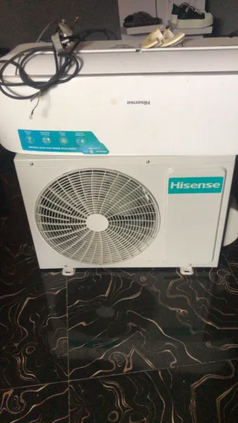 Hisense 1. 5hp AC for asap sale