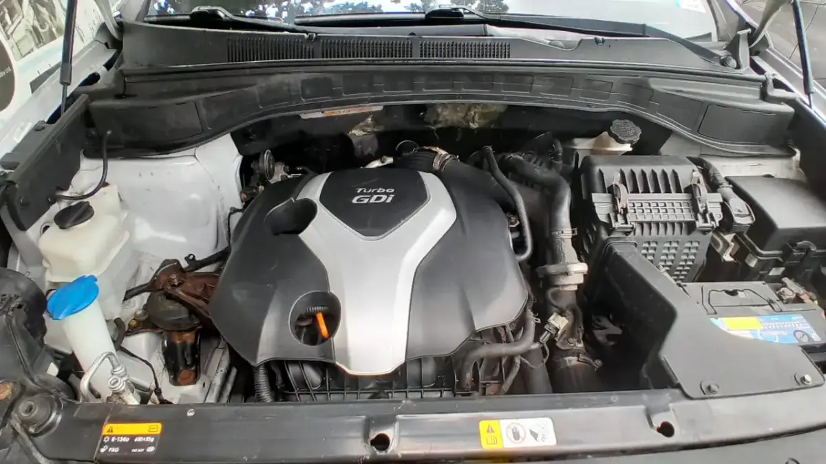 Foreign Used Hyundai Sante Fe - Image 12