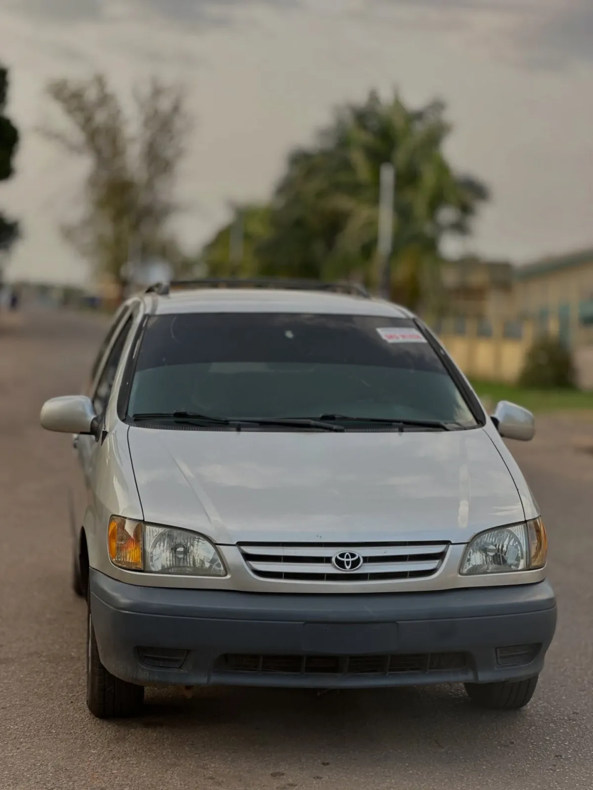 Toyota sienna 2001 - Image 2
