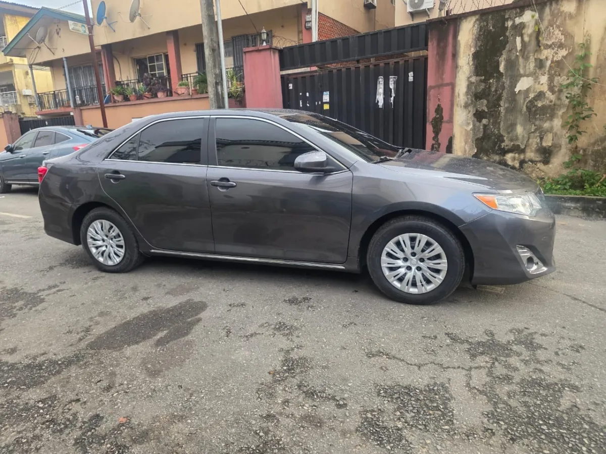 Toks Toyota Camry 2014 - Image 3