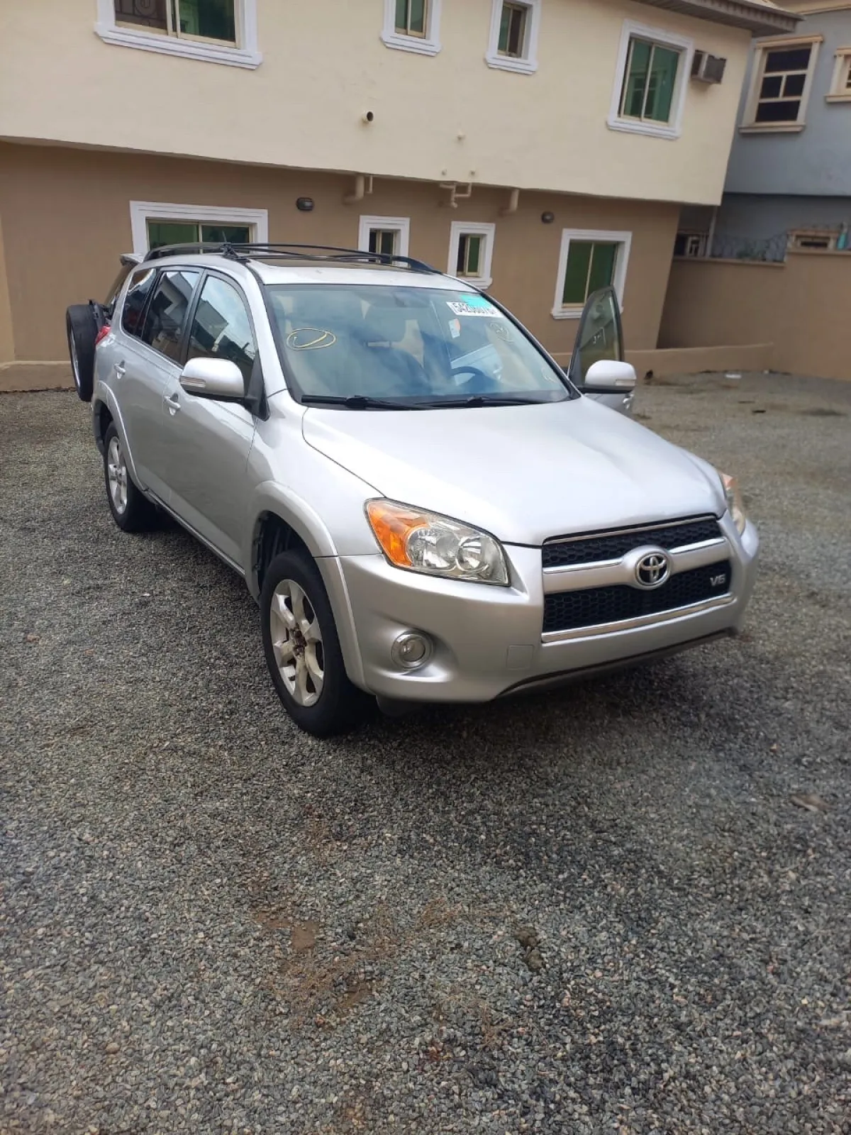 Tokunbo 2009 Toyota RAV4 Limited V6 Full Option - Image 7