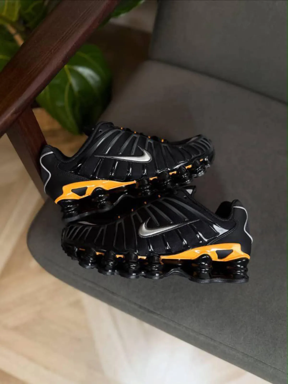 Nike Shot TL Sneakers - Image 1