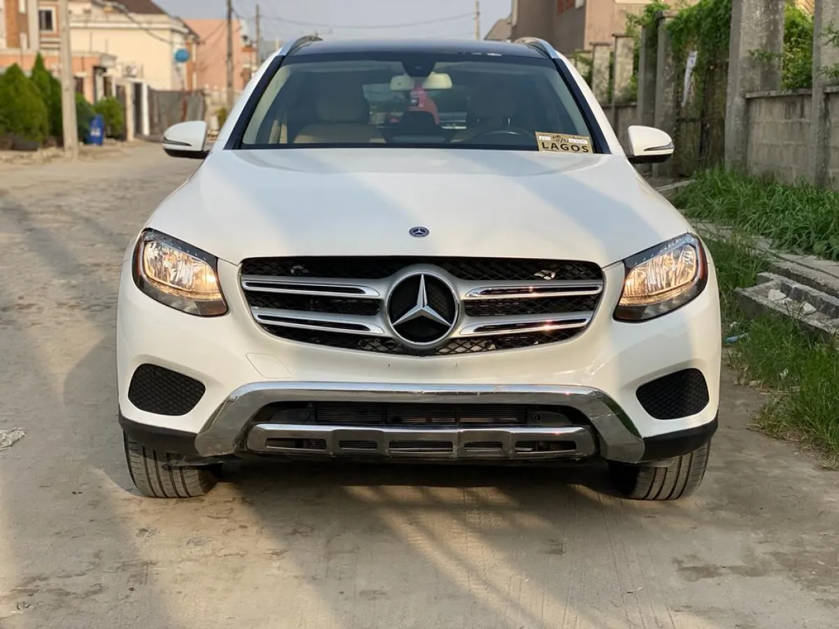 Mercedes Glc300 4matic 2019 Model - Image 1