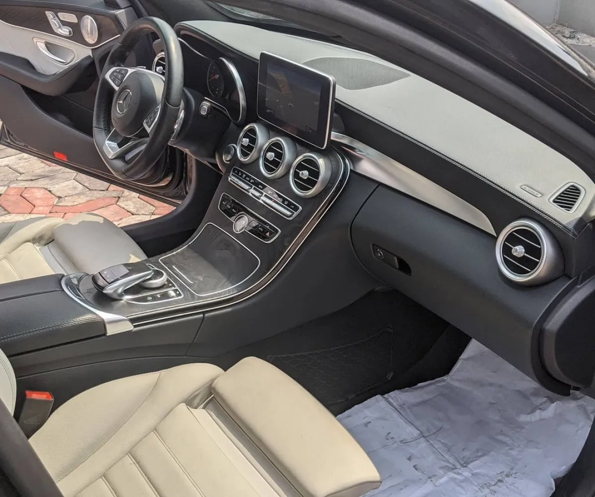Mercedes Benz C400 2015 Model Available For Sale - Image 4