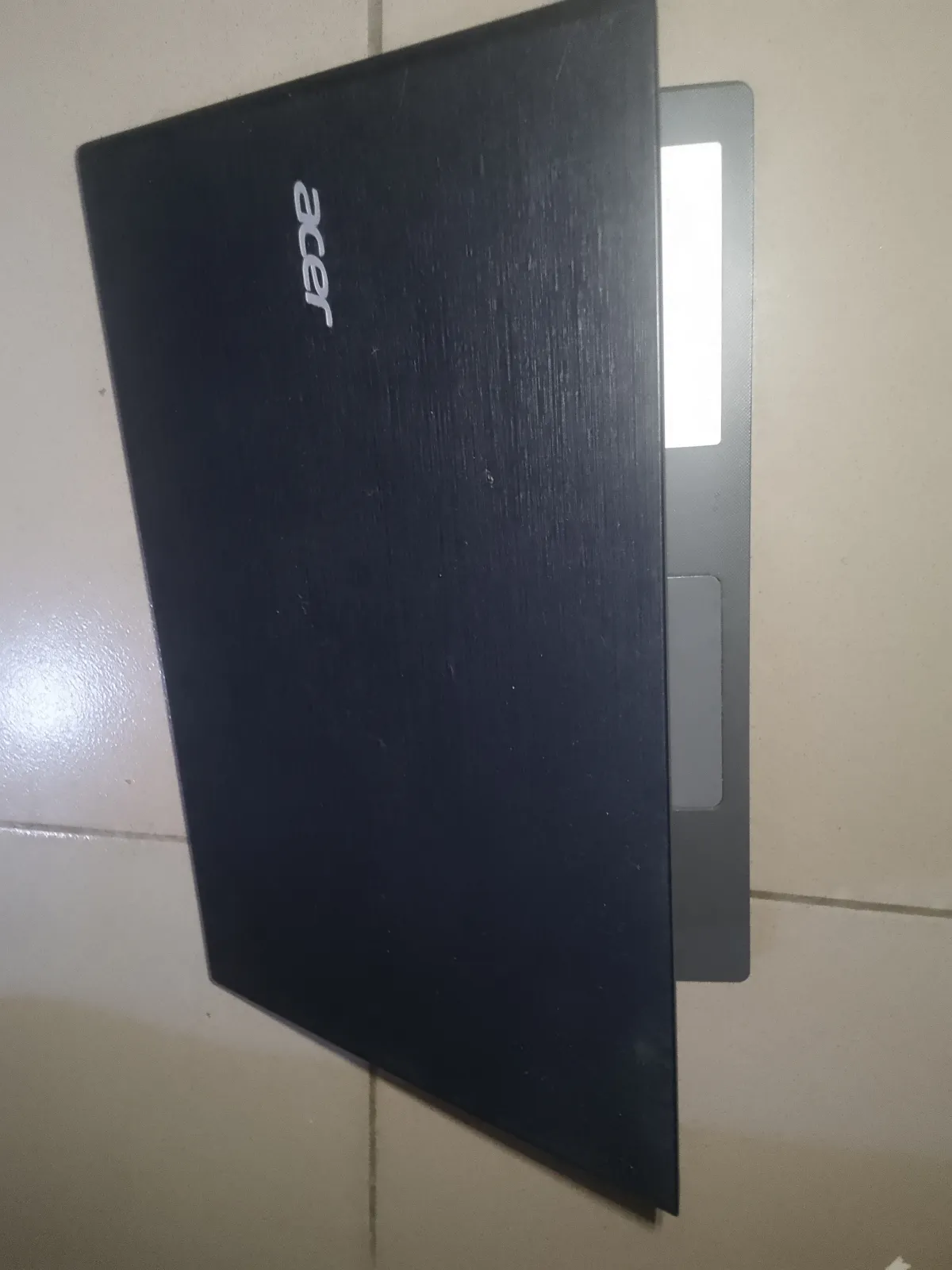 Acer aspire e15 laptop - Image 4