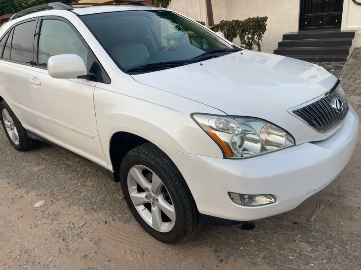 Toks White Lexus RX 330 2005 Full Option - Image 1