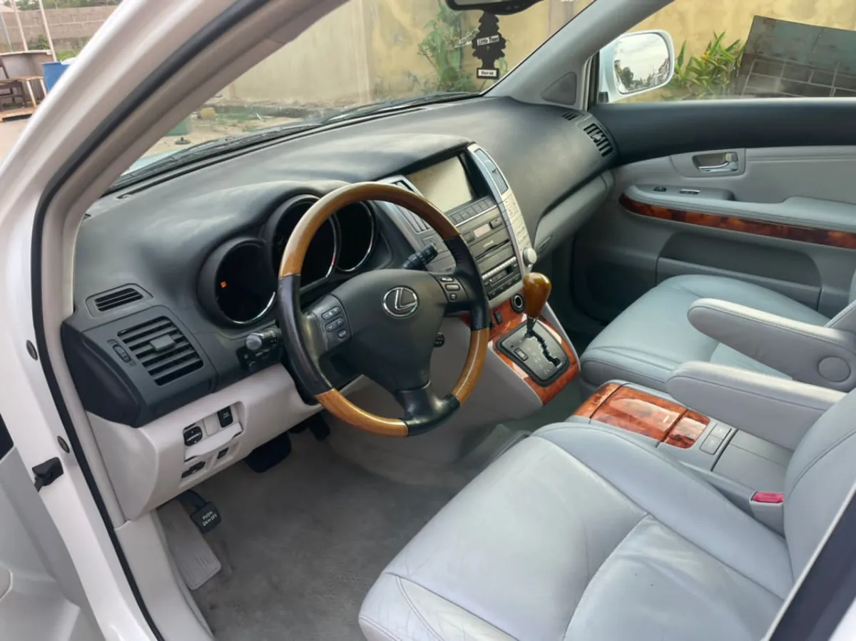 Toks White Lexus RX 330 2005 Full Option - Image 4