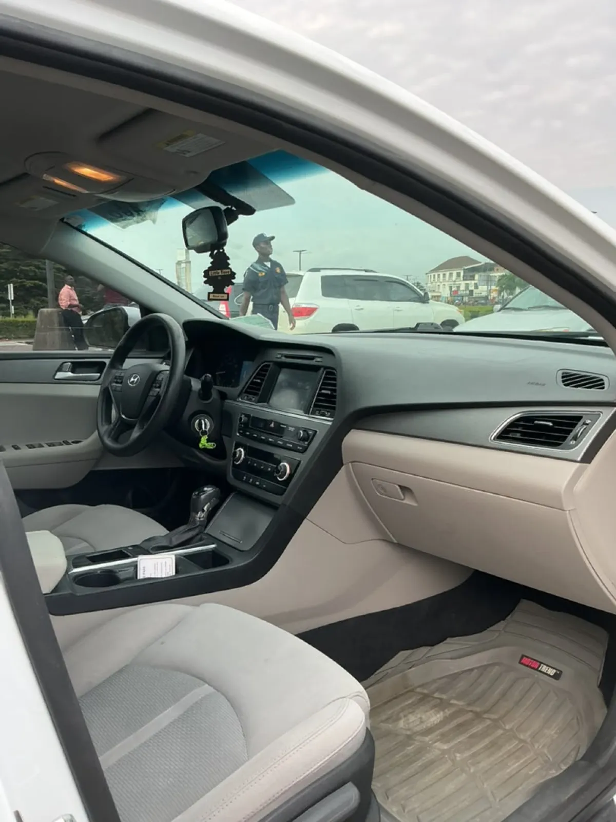 neatly used Hyundai Sonata 2016 - Image 9