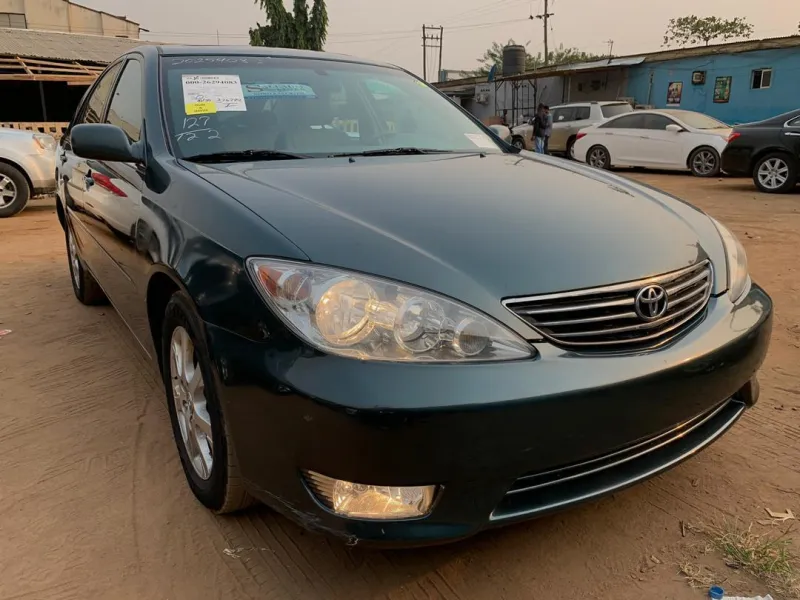 2006 Toyota Camry XLE V6 V4 Available