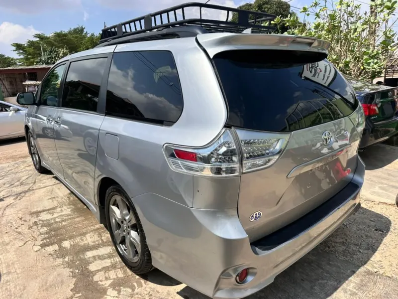 Direct Belgium 2018 Toyota Sienna - Leather Seats - Accident Free