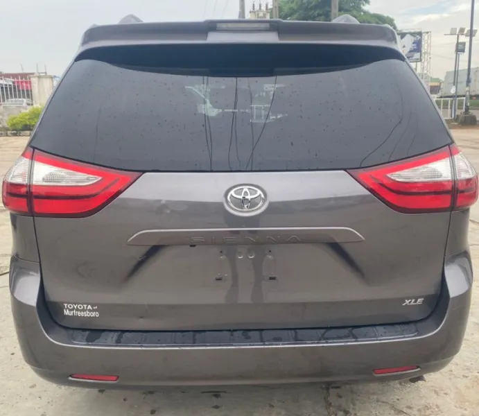 Super Clean 2018 Tokunbo Sienna XLE