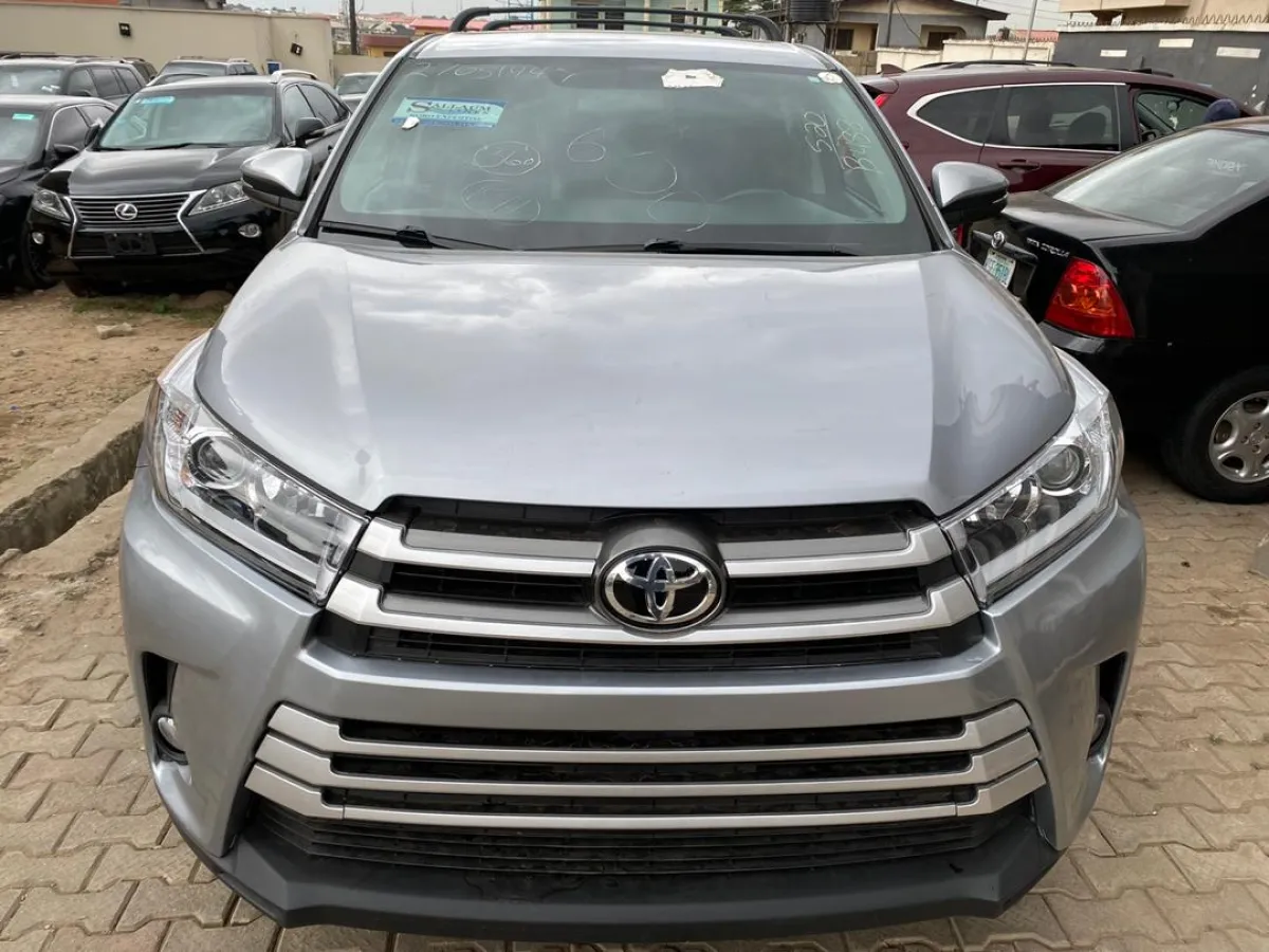 Toyota highlander 2014 silver - Image 5