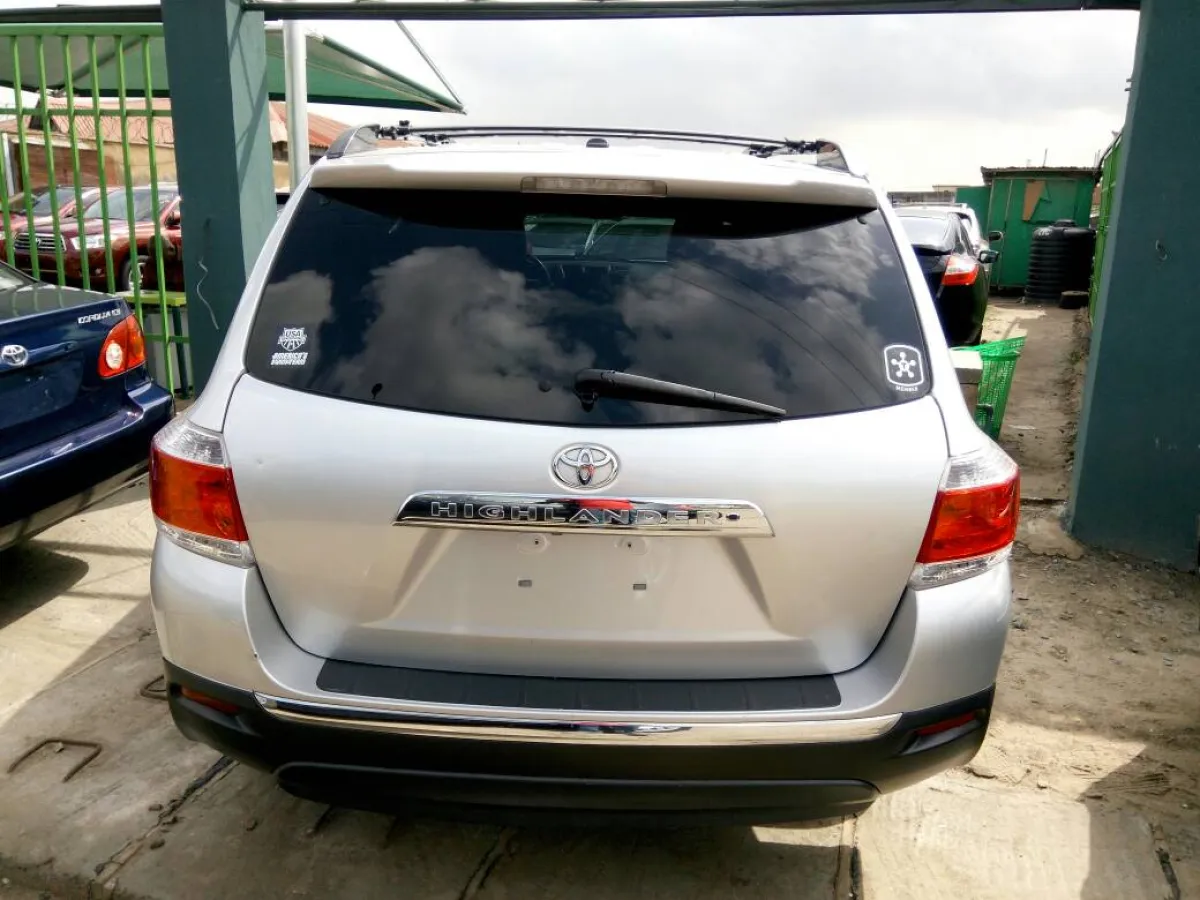 2011 Model Toyota Highlander Limited Toks Fully Loaded - Image 6