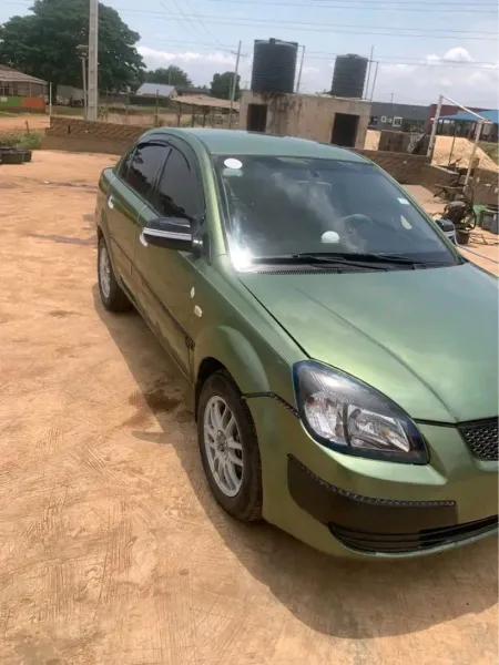 Neatly Used kia rio 2008
