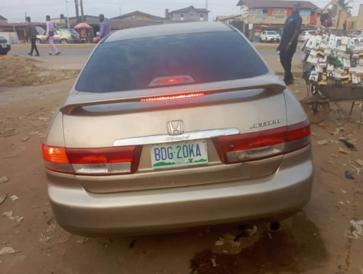 Neatly Used Honda accord 2005 - Image 5