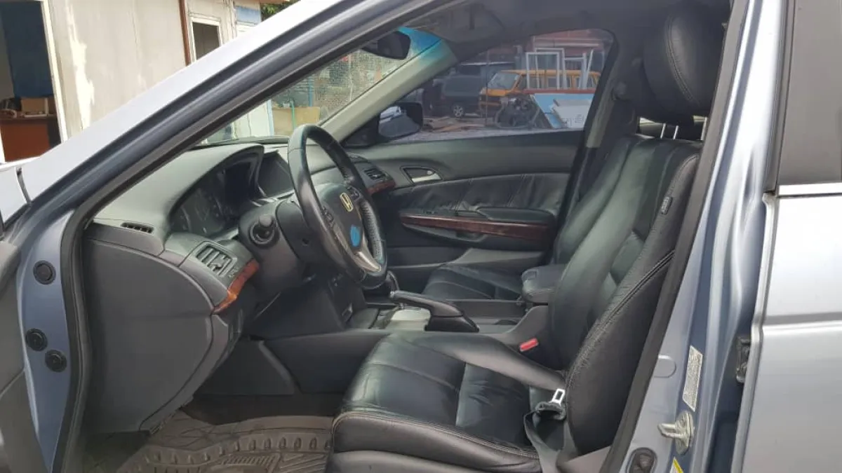 Neatly Used Honda accord 2008 - Image 4