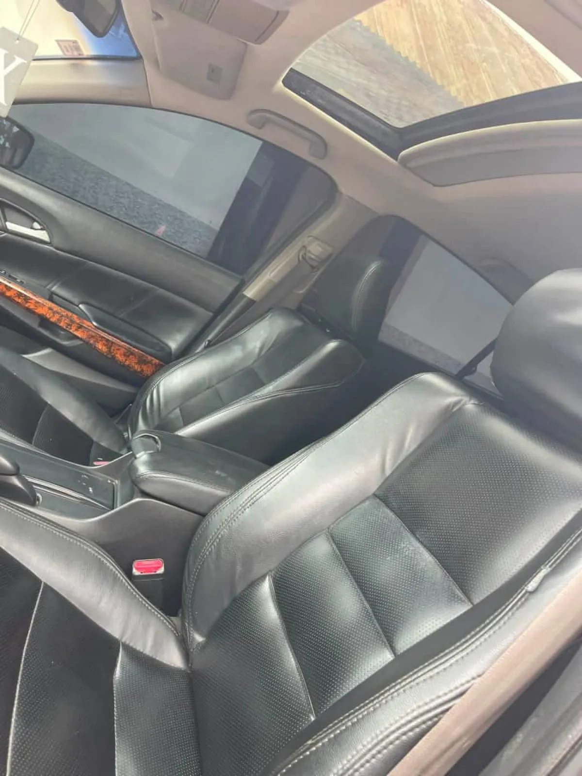 Neatly Used Honda accord 2008 - Image 9