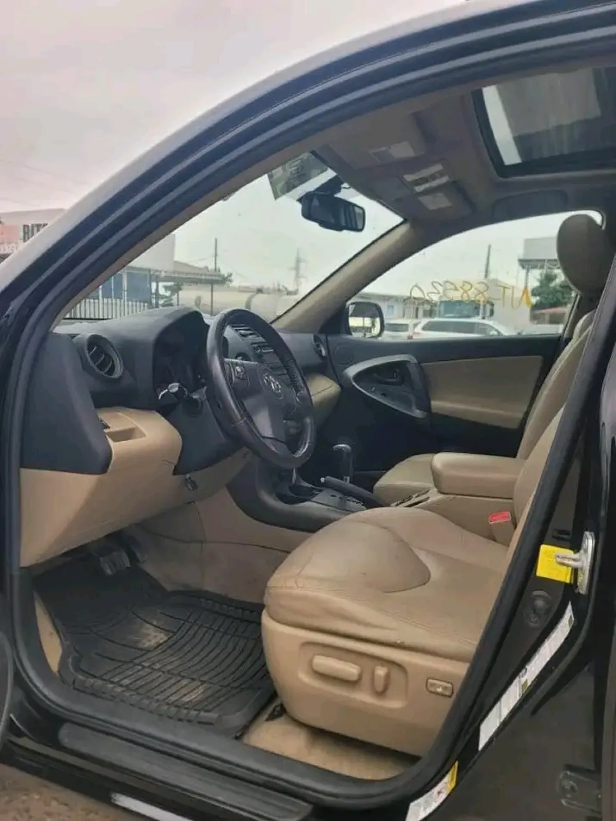 2008 Toyota rav4 - Image 3