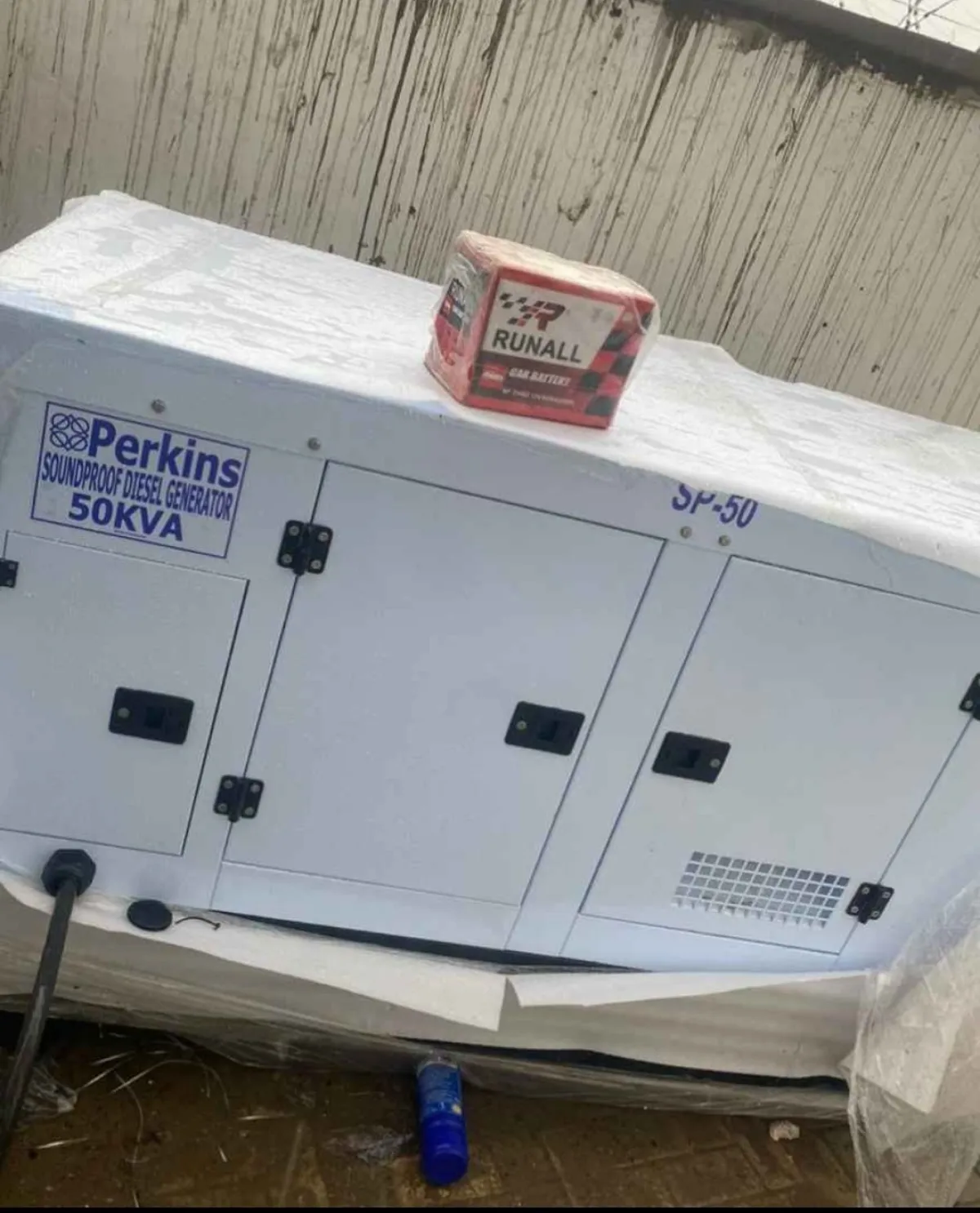 let's deal on 20kva perkins soundproof diesel generator available - Image 2