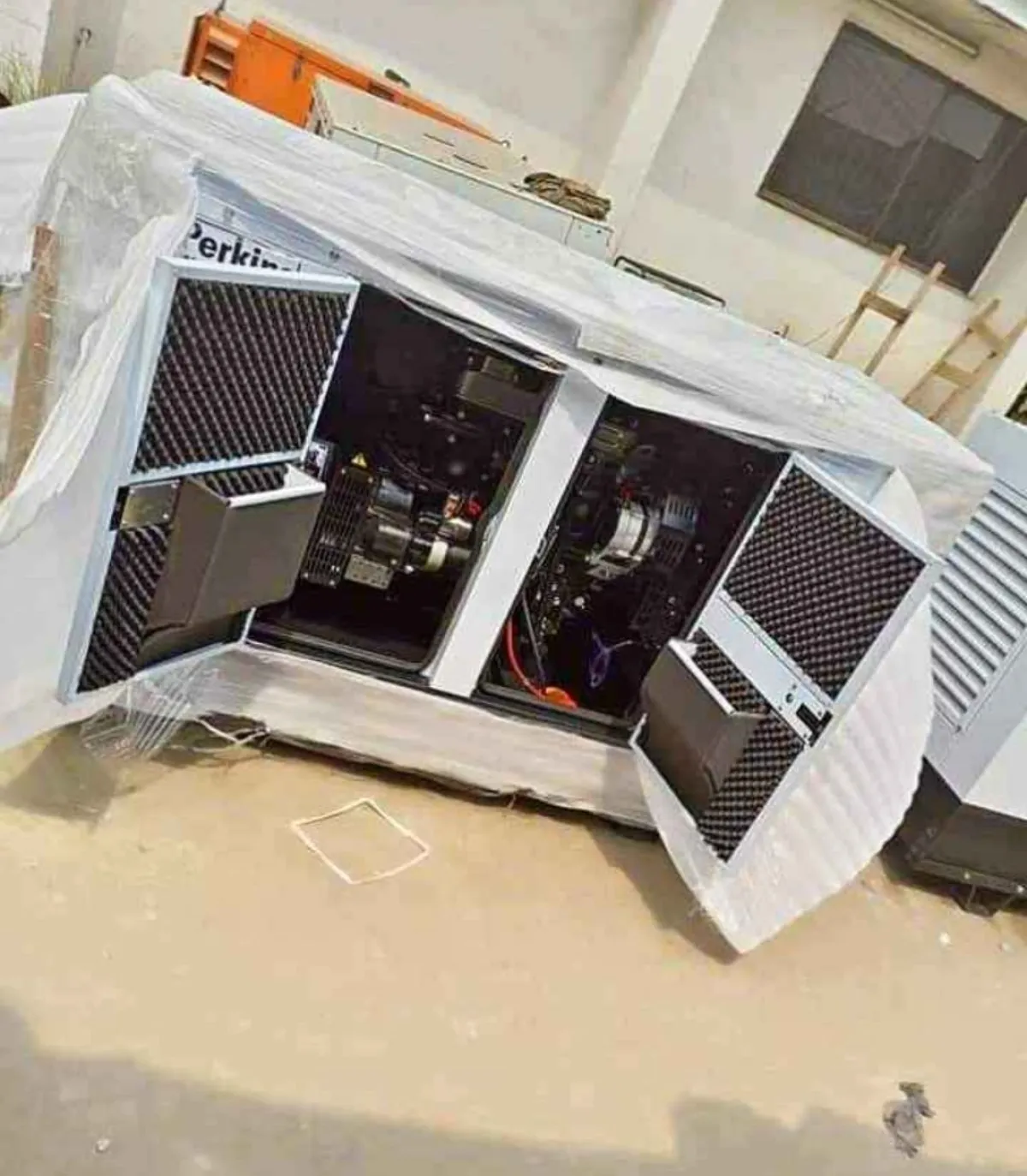 let's deal on 20kva perkins soundproof diesel generator available - Image 3